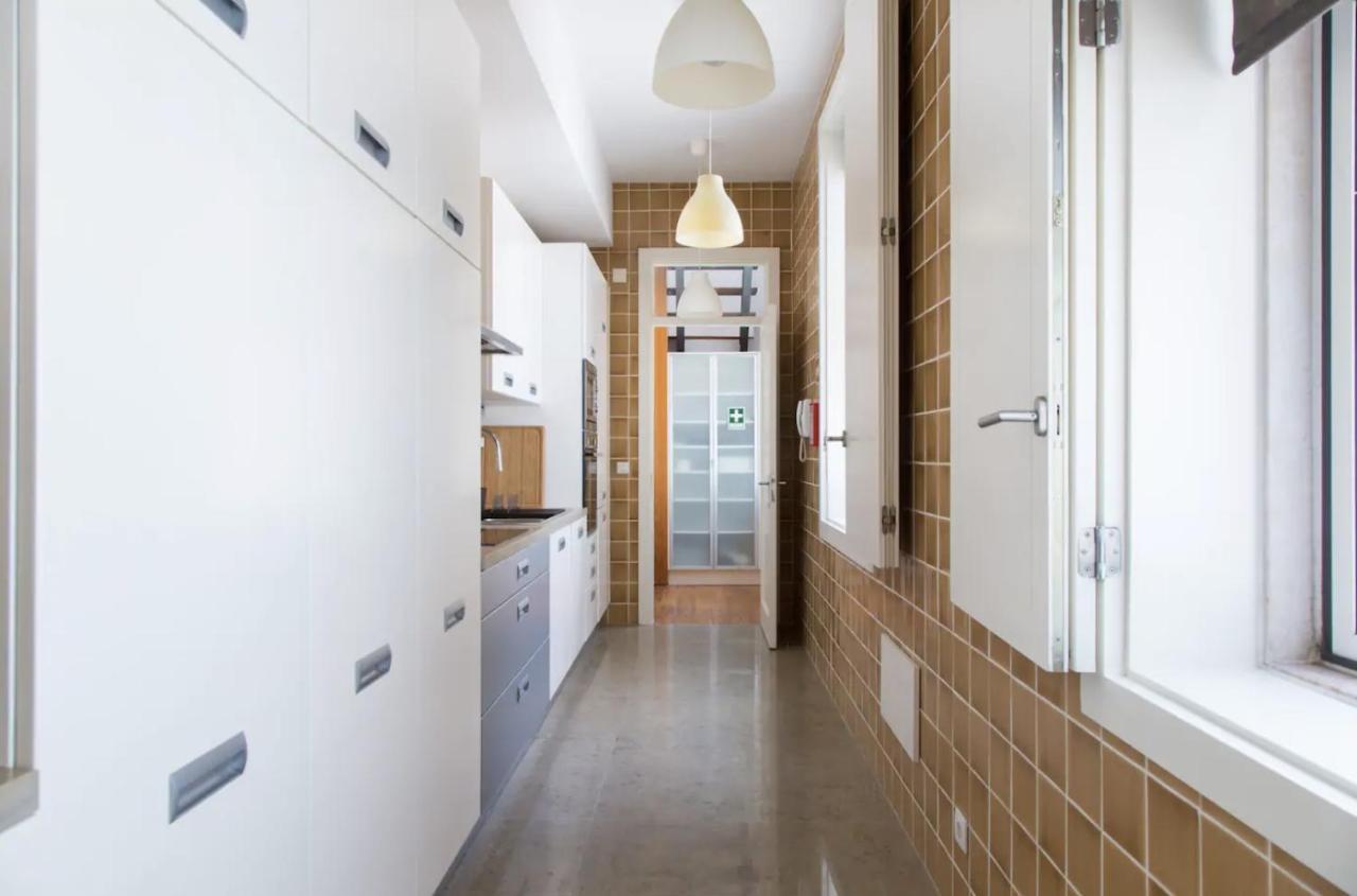Beautiful 3-story House In Chiado With A 40m² Private Terrace Apartment *