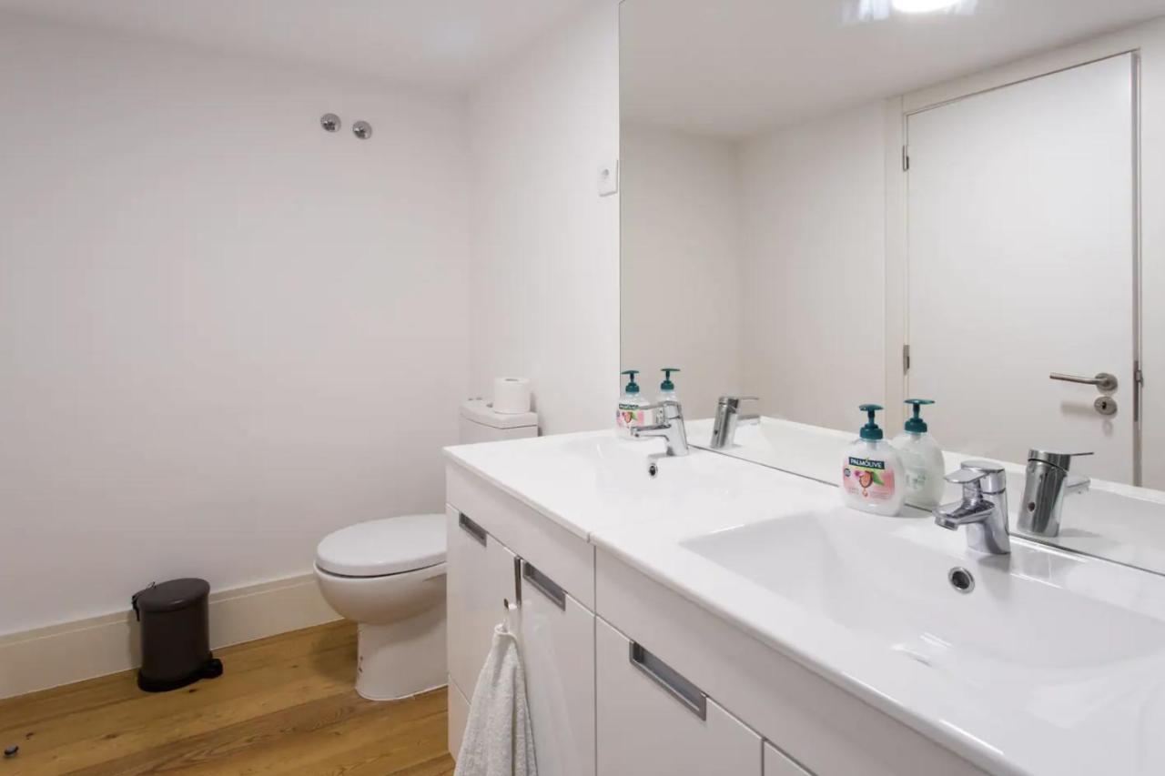 Beautiful 3-story House In Chiado With A 40m² Private Terrace