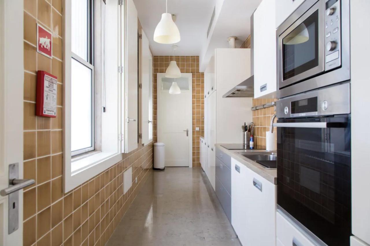 Beautiful 3-story House In Chiado With A 40m² Private Terrace Apartamento Lisboa